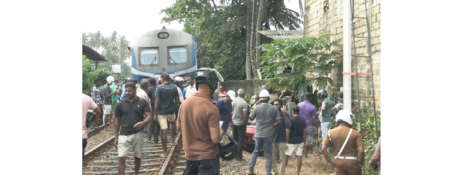 පයාගල දුම්රිය අනතුරින් තුවාල ලැබූ දෙදෙනෙකු මරුට..